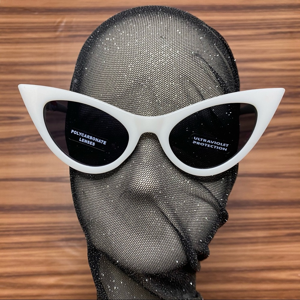 White Retro Narrow Cat Eye Sunglasses